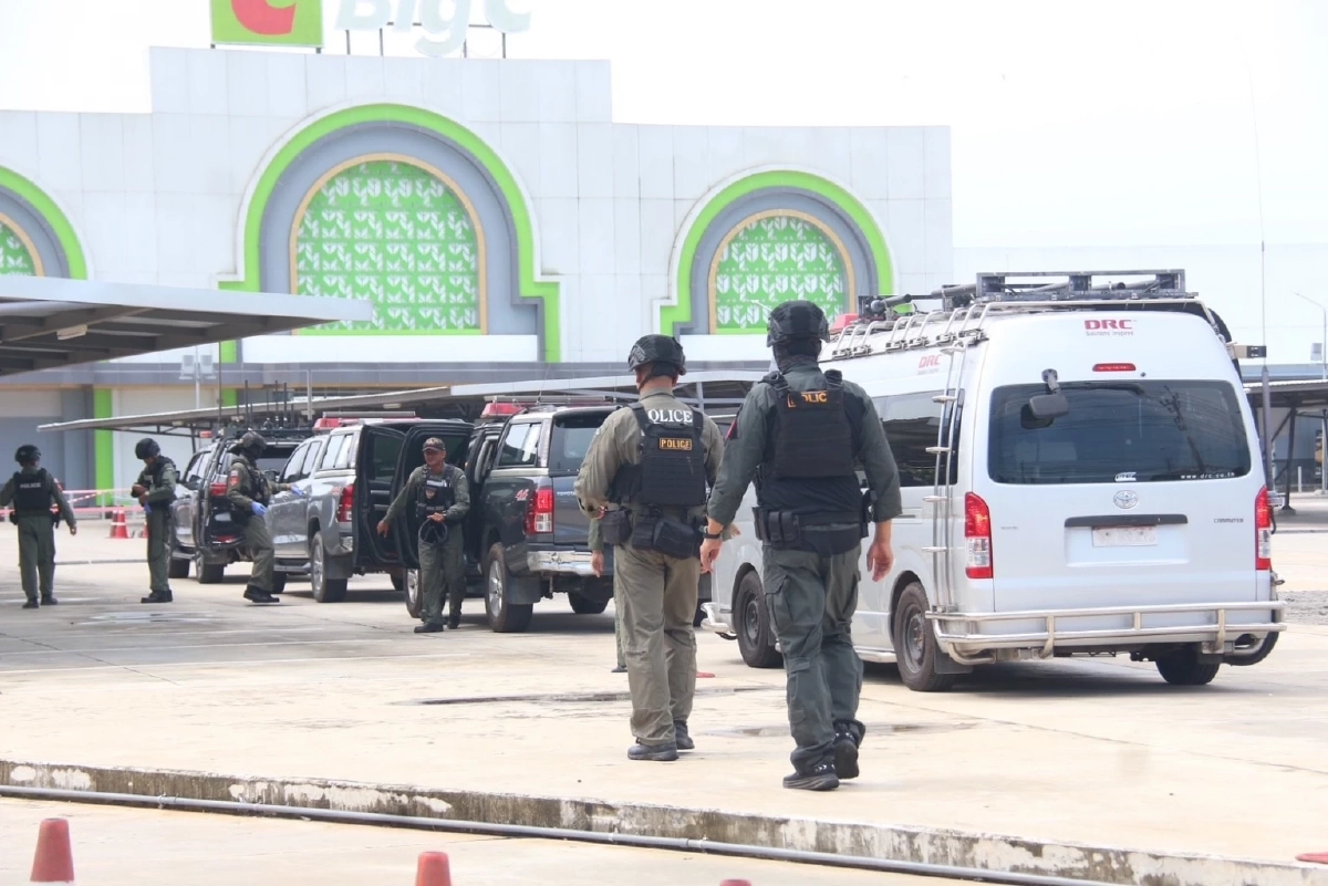 พบแล้ว รถต้องสงสัย 2 คัน ถูกปล้นมาก่อเหตุ ที่สุไหงโก-ลก EOD เข้าตรวจสอบ