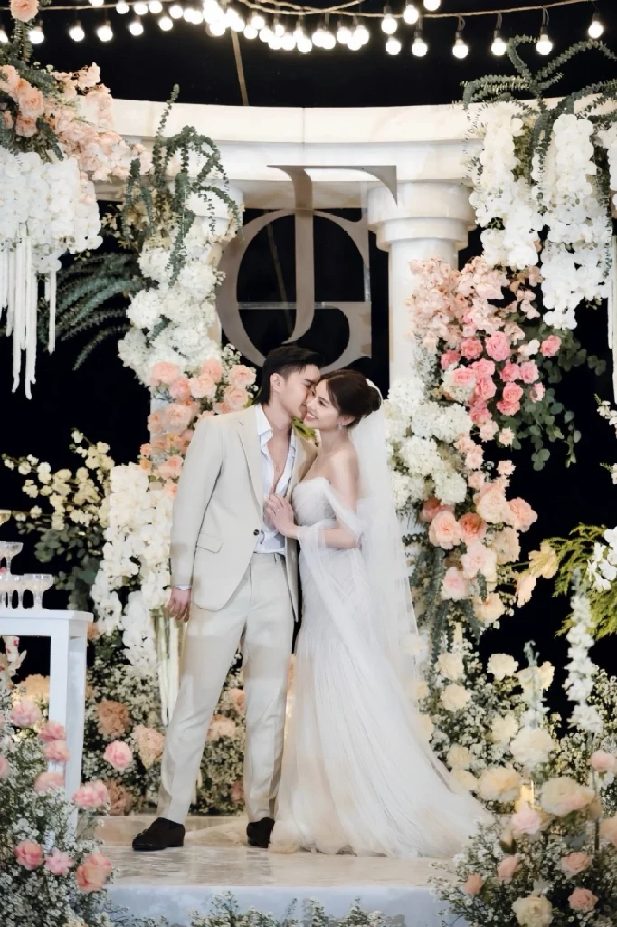 \"ตะวันฉาย\" ประกาศสละโสด สุดเซอร์ไพรส์เข้าพิธีวิวาห์ เปิดตัวทายาทคนแรก