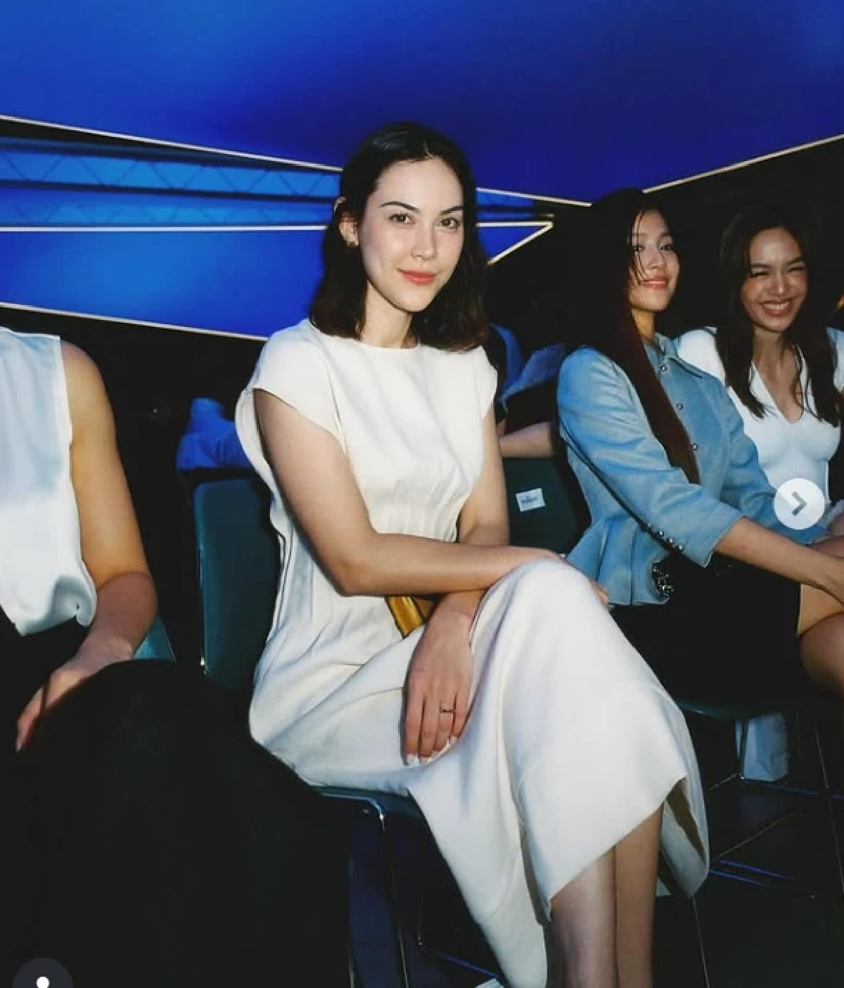 "แมท ภีรนีย์" ถามหาผู้มีอำนาจ เลิกนั่งรถขึ้นเรือผัดข้าวได้แล้ว !