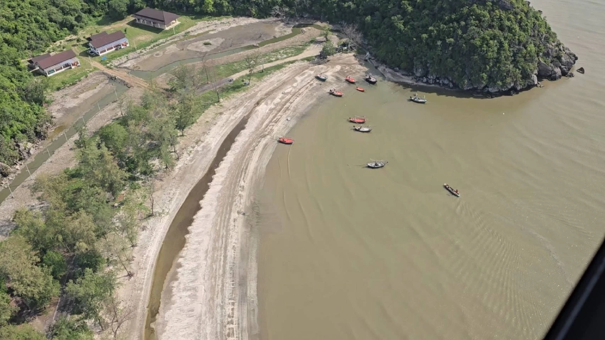 \"ศึกสามร้อยยอด\" ฉก.ทส. บุกสอบขบวนการขุดร่องน้ำ ปล่อยลงทะเล หวังฮุบสมบัติชาติ ออกเอกสิทธิ์