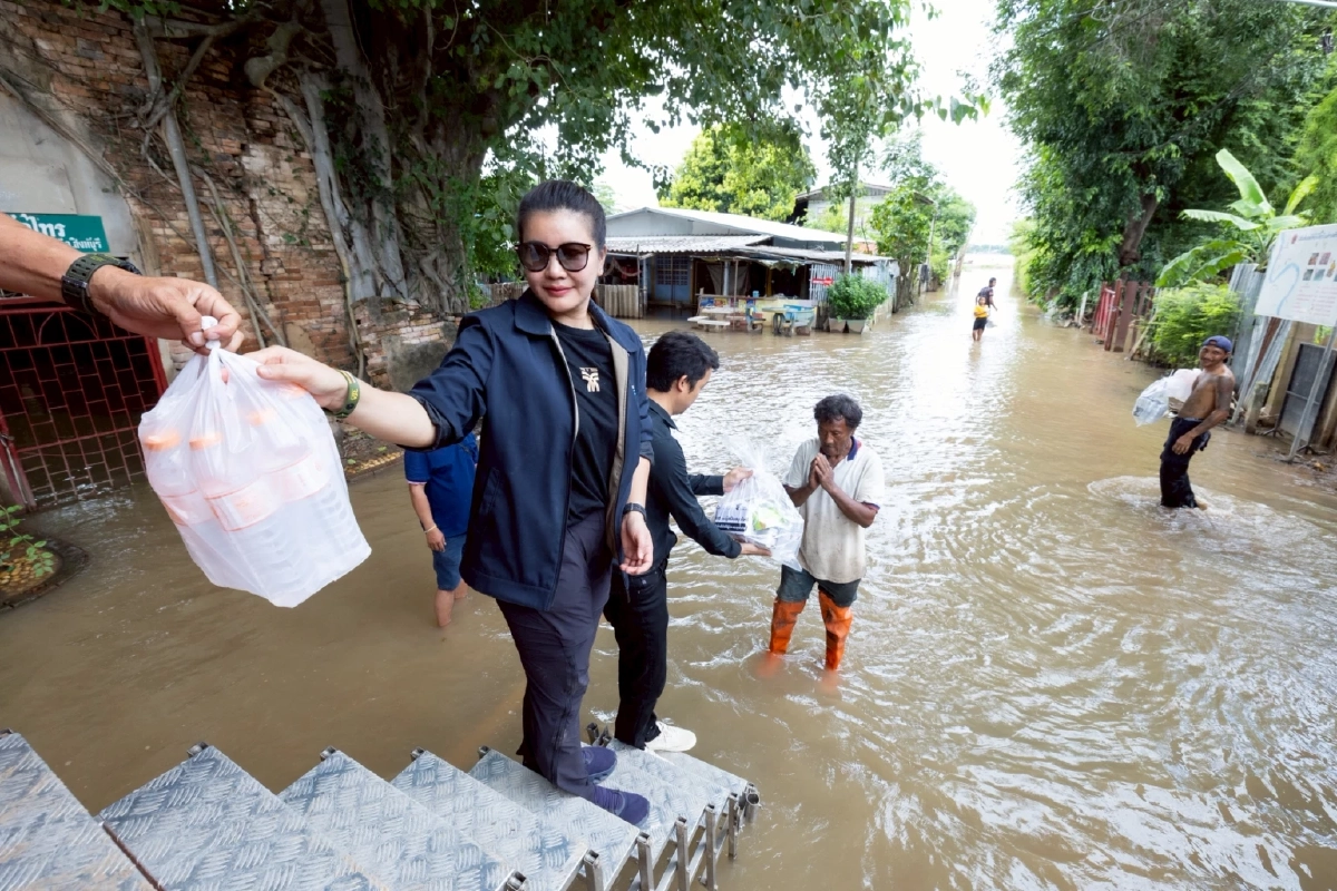 "บีทีเอส-พันธมิตร" มอบถุงยังชีพ 2,000 ชุด บรรเทาผลกระทบน้ำท่วม จ.สิงห์บุรี