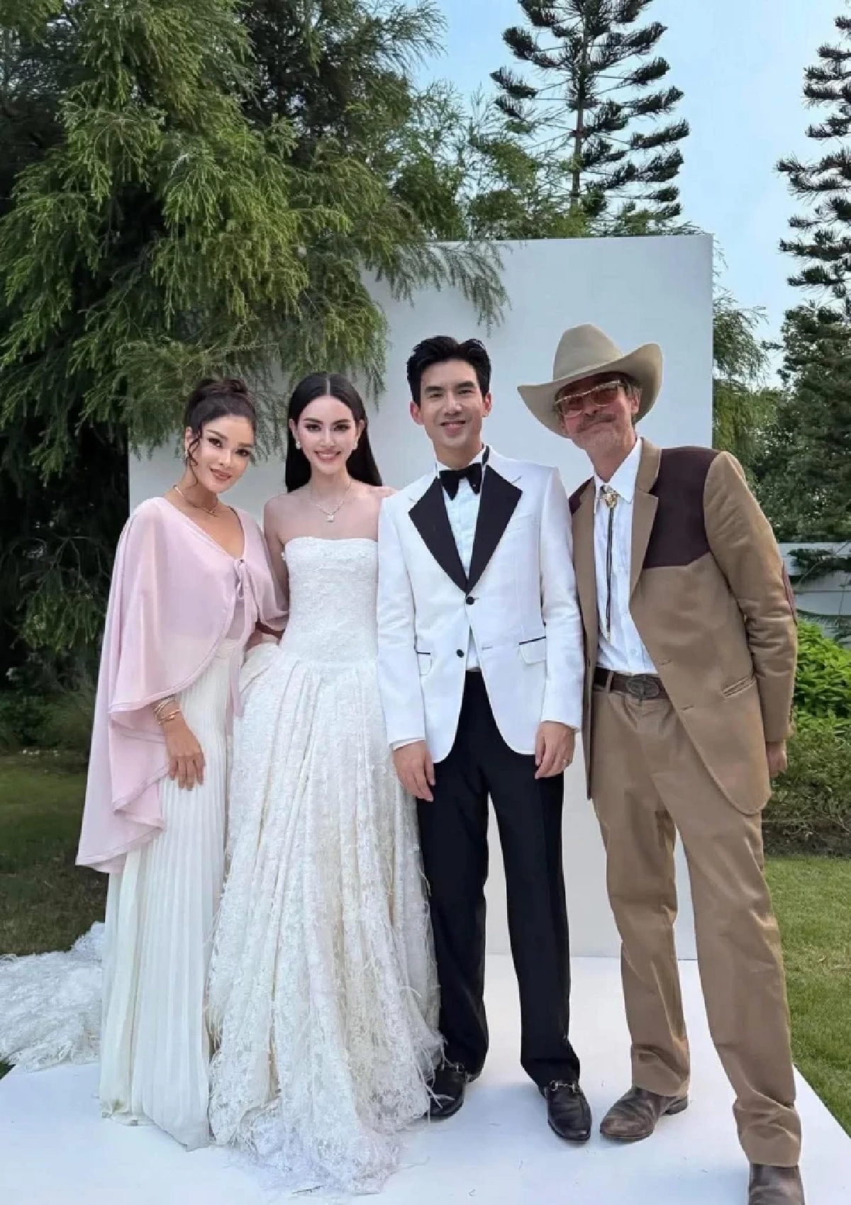 ชื่นมื่น "ใหม่-เต๋อ" จูงมือวิวาห์หวานท่ามกลางขุนเขา สู่คำสัญญาชีวิตคู่