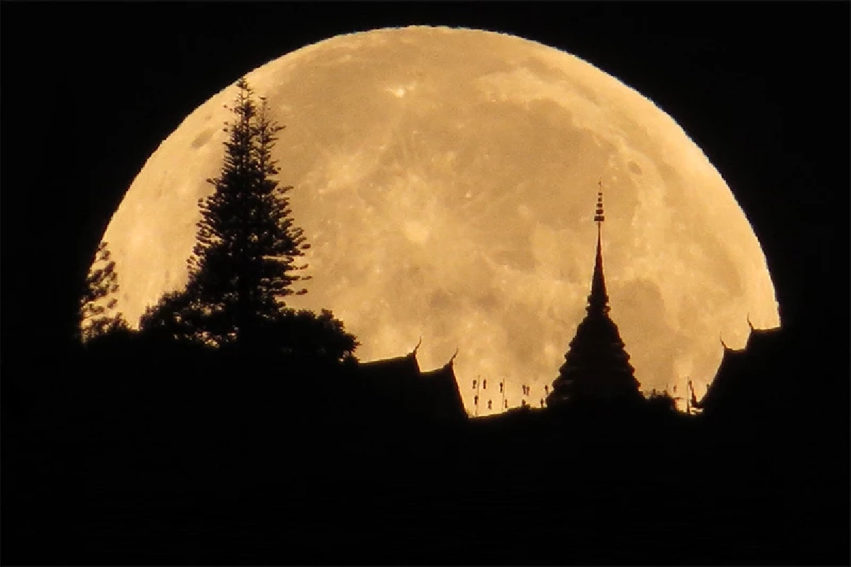 คืนลอยกระทงปีนี้เตรียมชม \"ซูเปอร์ฟูลมูน\" ดวงจันทร์ใกล้โลกที่สุดในรอบปี