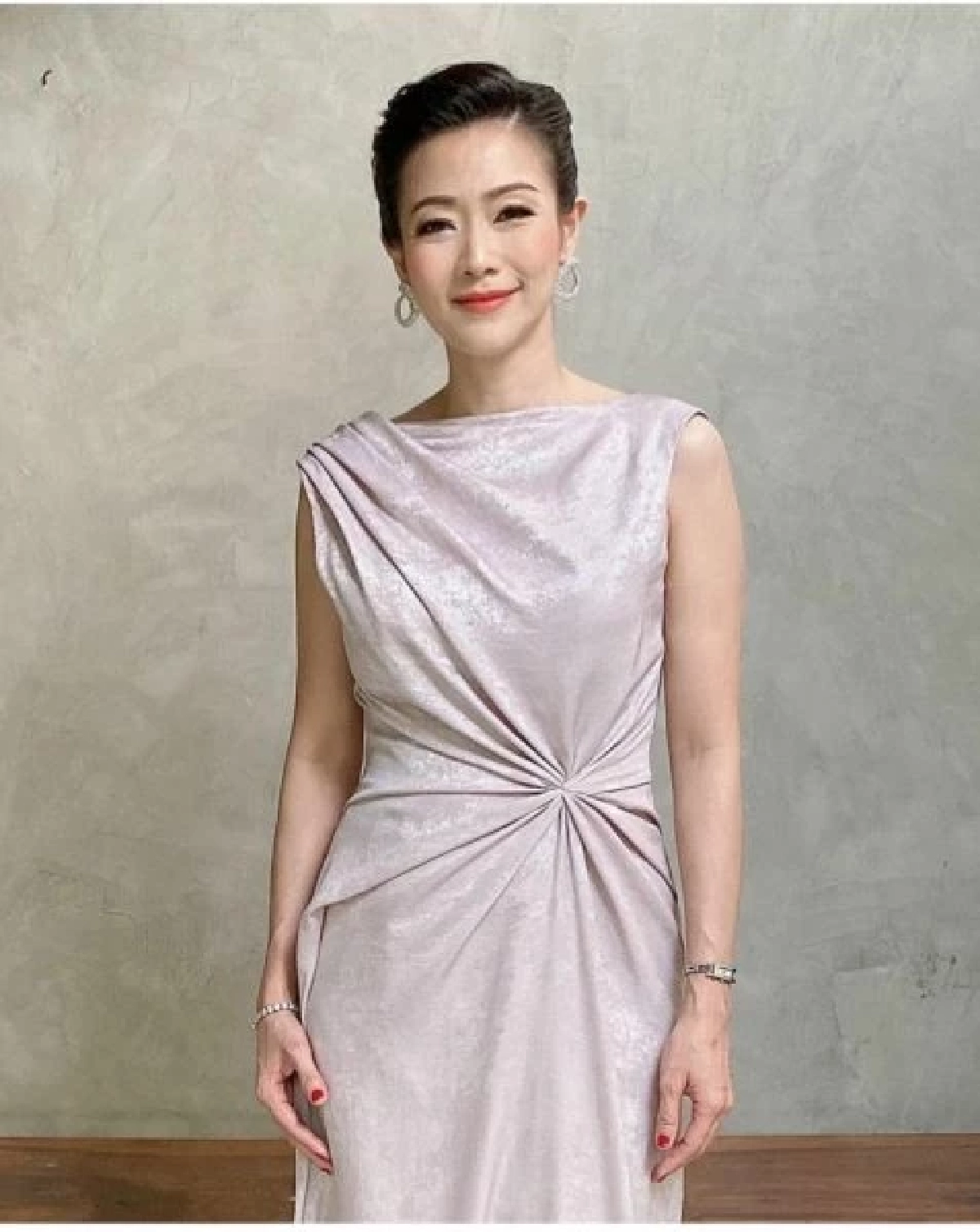 “หมวย อริสรา” สุดอึ้ง! โดนหมายศาลครั้งแรกในชีวิตหลังนั่งหน้าจอแทน \"หนุ่ม กรรชัย\"