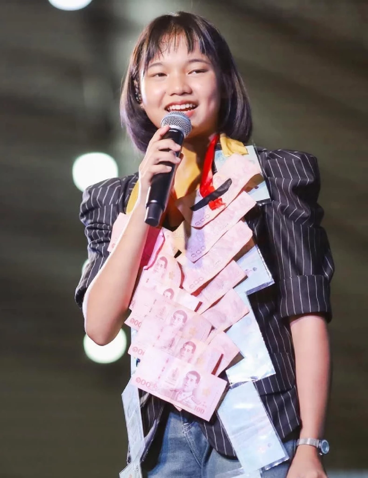 รู้จัก \"ต้นข้าว ดวลเพลงชิงทุน\" สาวน้อยวัย 12 ขวบ คลื่นลูกใหม่ประดับวงการลูกทุ่ง