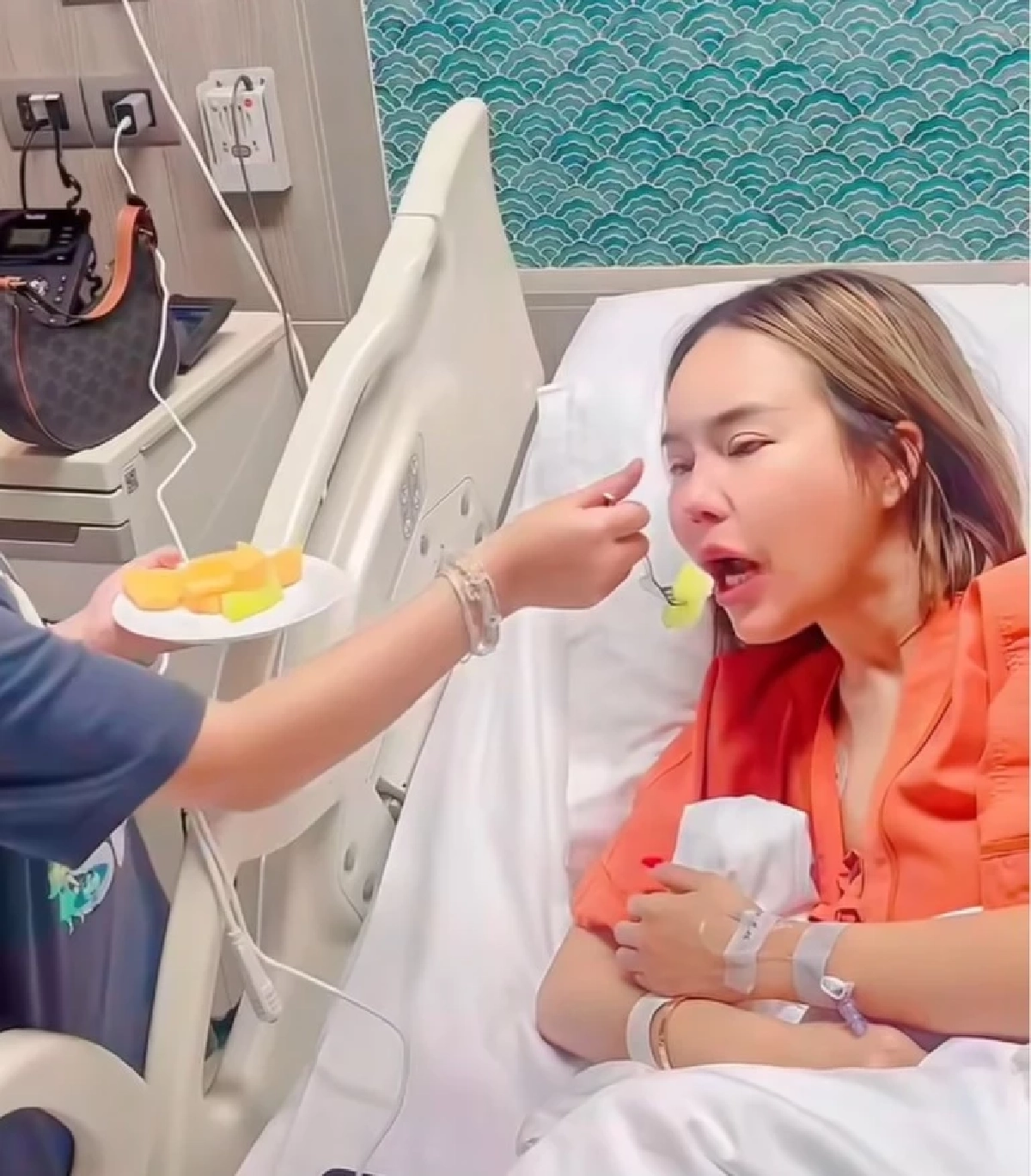 "แม่ตั๊ก กรกนก" โพสต์เศร้าถึงทางแยก 2 ตัวเลือกสุดท้าย เลือกทางไหนก็เจ็บ