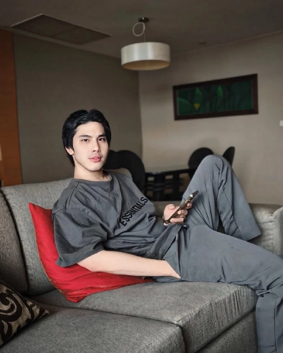 เปิดประวัติรู้จัก "ทิว นรรัตน์" ทายาทยาดมโบว์แดง นักธุรกิจรุ่นใหม่ไฟแรง