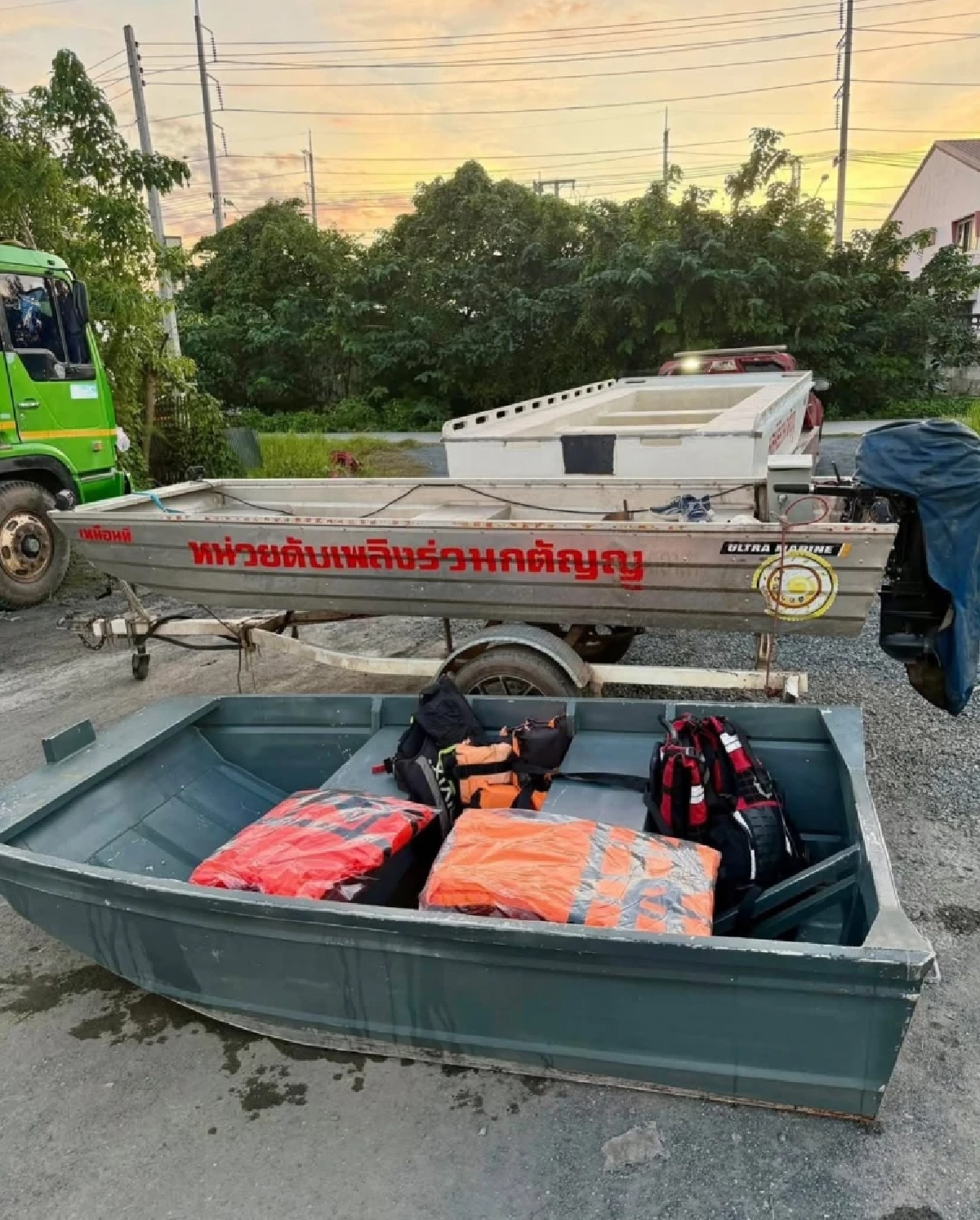 น้ำใจคนบันเทิงหลั่งไหลแห่ช่วย "น้ำท่วมใต้"  ทั้งลงพื้นที่เอง - บริจาคของจำเป็น