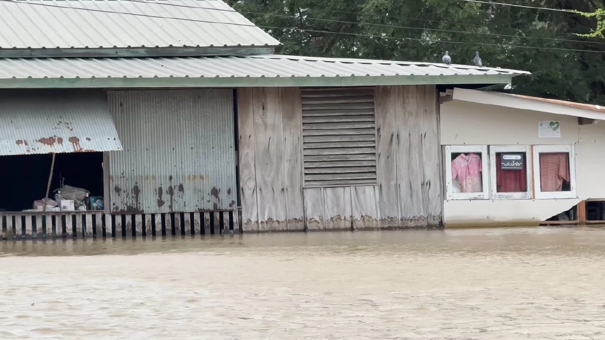 น้ำท่วมอยุธยา ดับแล้ว 20 ราย ท่าดินแดง วิกฤต ท่วมทั้งตำบล