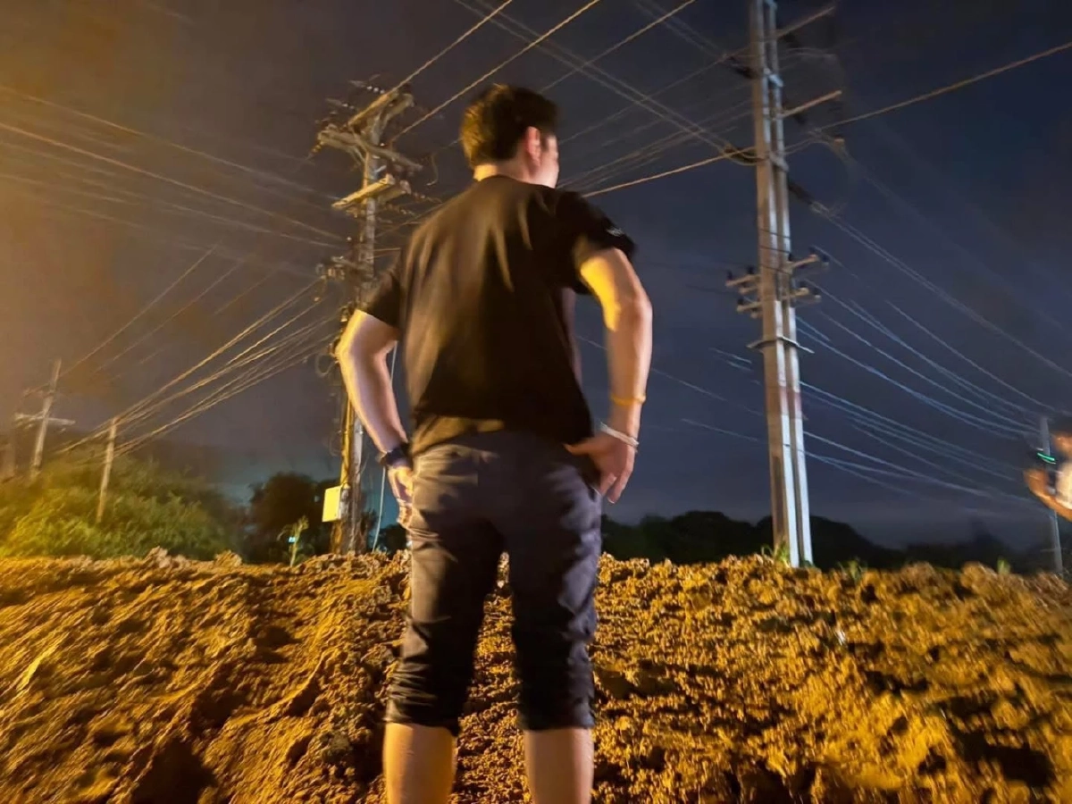 \"สมศักดิ์\" โพสต์แล้ว หลัง \"ภราดร\" ลูกชาย เจอดราม่า ลุกหนีไม่ตอบคำถาม