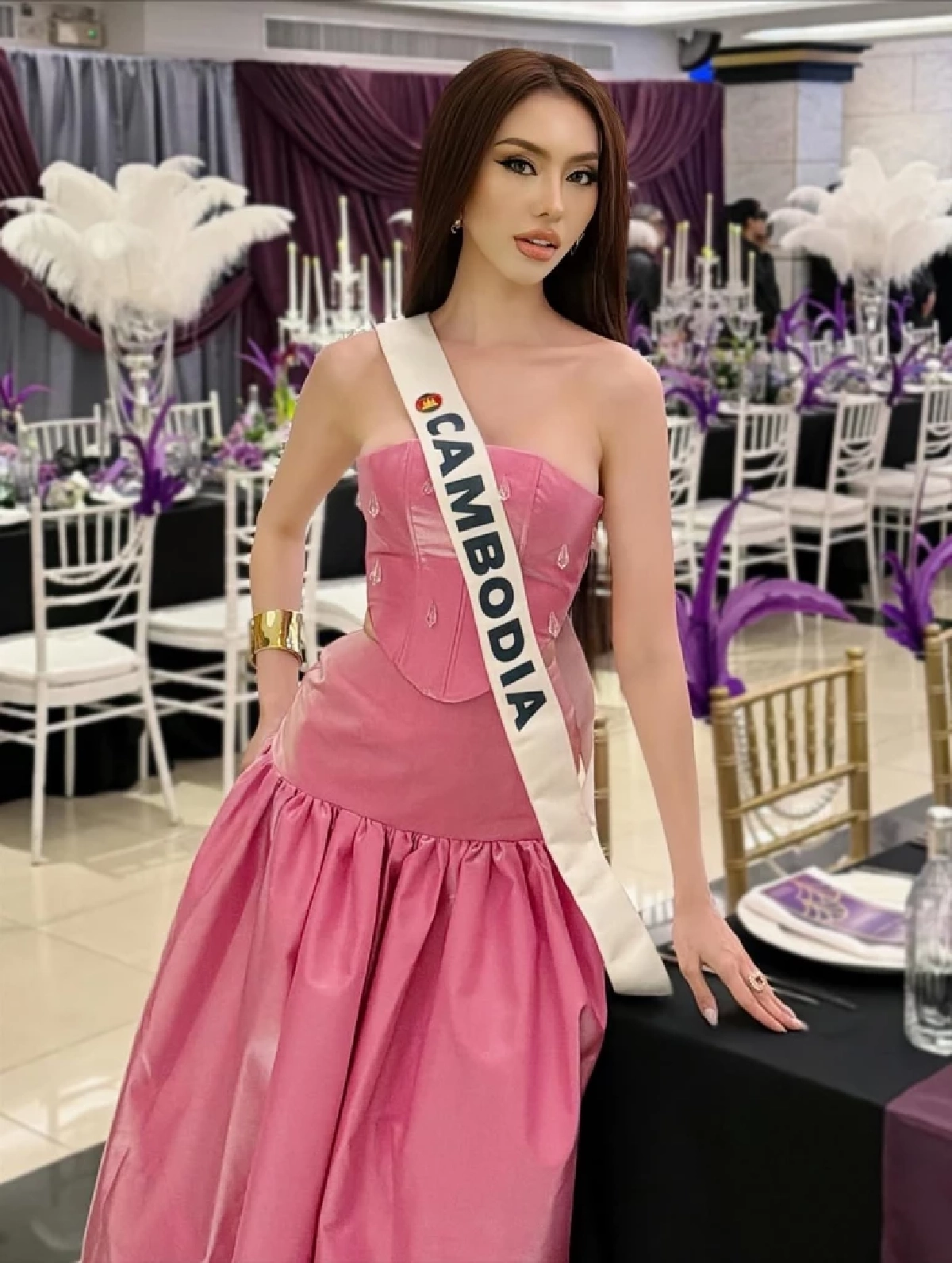 \"นางงามเขมร\" ร้องไห้หนักมาก ซัด! โดนคนไทยเหยียด ยัน! ไม่ใช่หลาน \"มาลี โซเจียตา\"