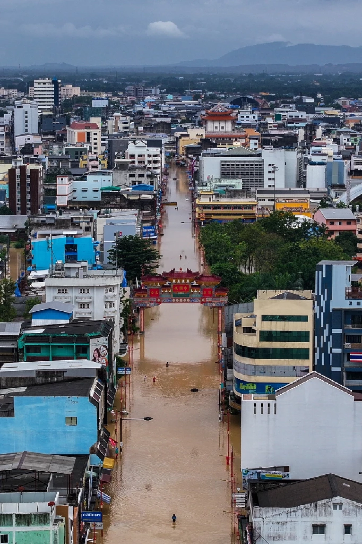ศป.กฉ. แถลงสถานการณ์น้ำท่วมใต้ 7 จังหวัด เสียชีวิตแล้ว 33 ราย