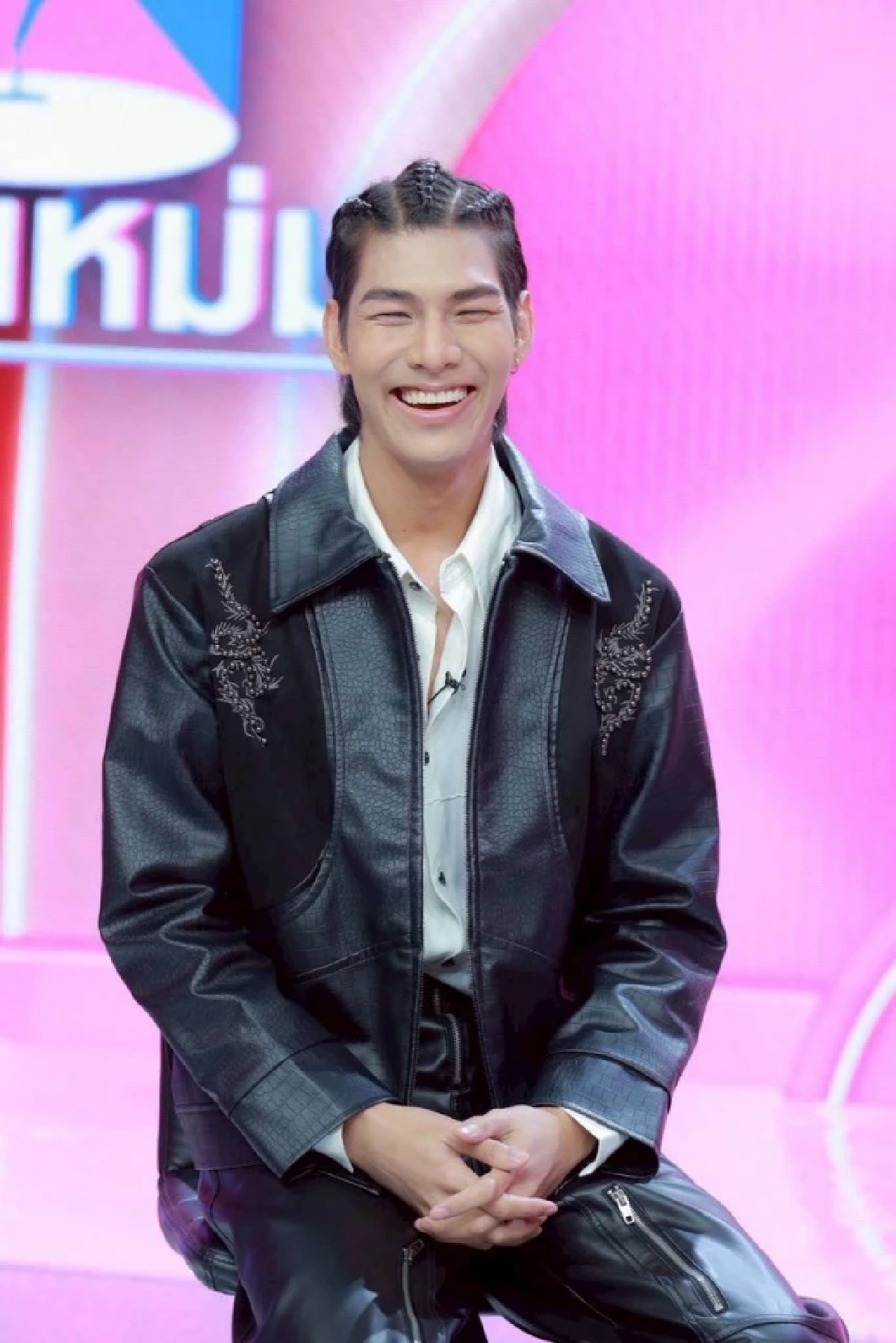 นักร้องอินดี้ \"ม่อน วรวิทย์\" หมดเวลาแต๊บ!  ขอใช้เป็นผู้หญิงเต็มตัว