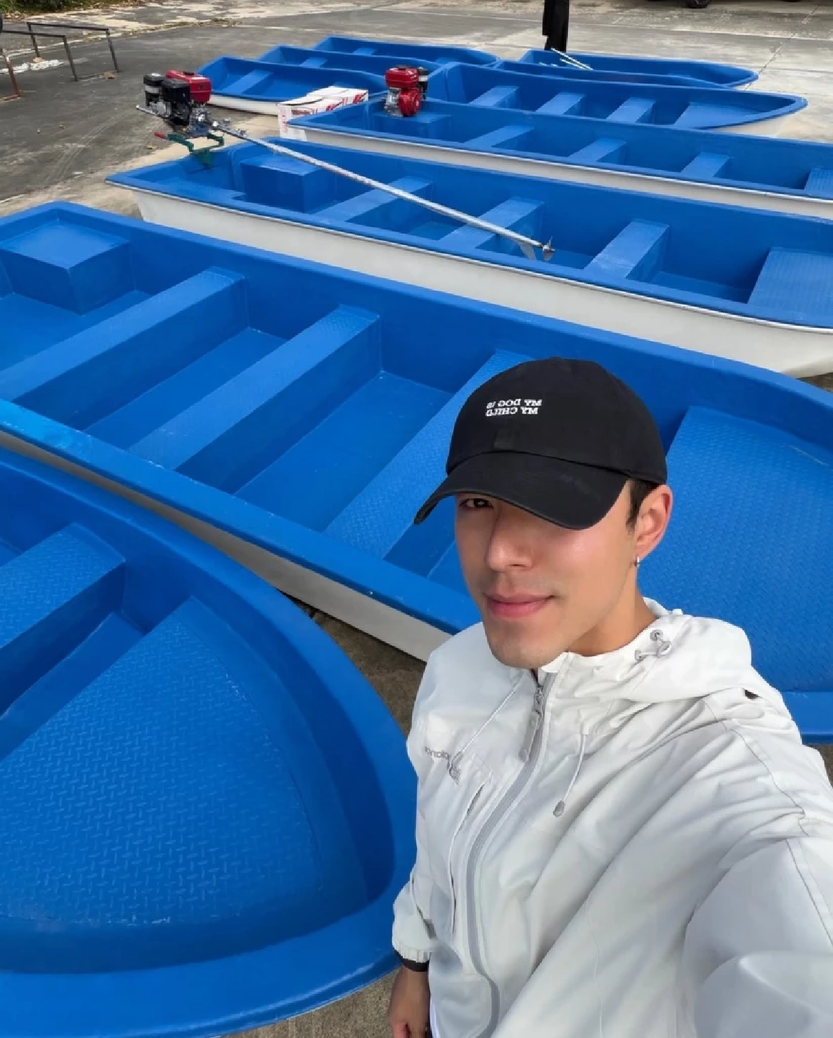 พระเอกตัวจริง "นาย ณภัทร" ช่วยน้ำท่วม จัดให้ทั้งเรือ - เครื่องบิน