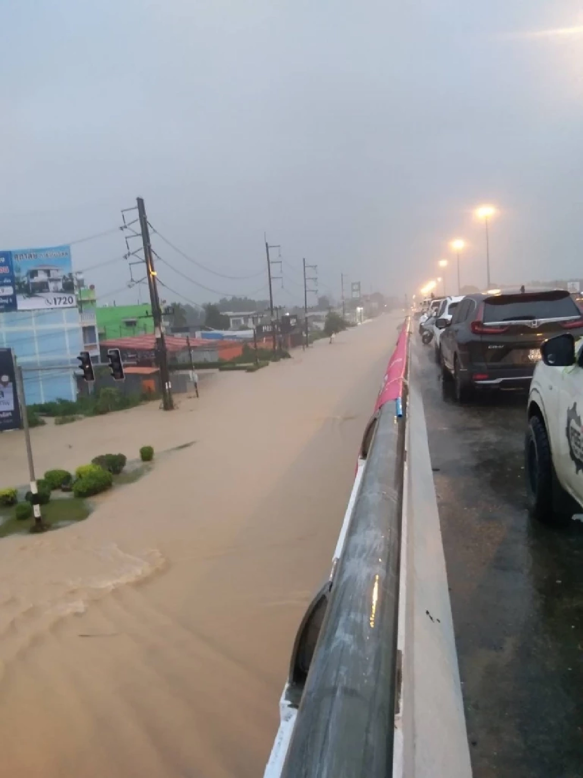 ‘บขส.’ หยุดเดินรถชั่วคราว  5 เส้นทาง ‘ภาคใต้’ หลังน้ำท่วมสูง