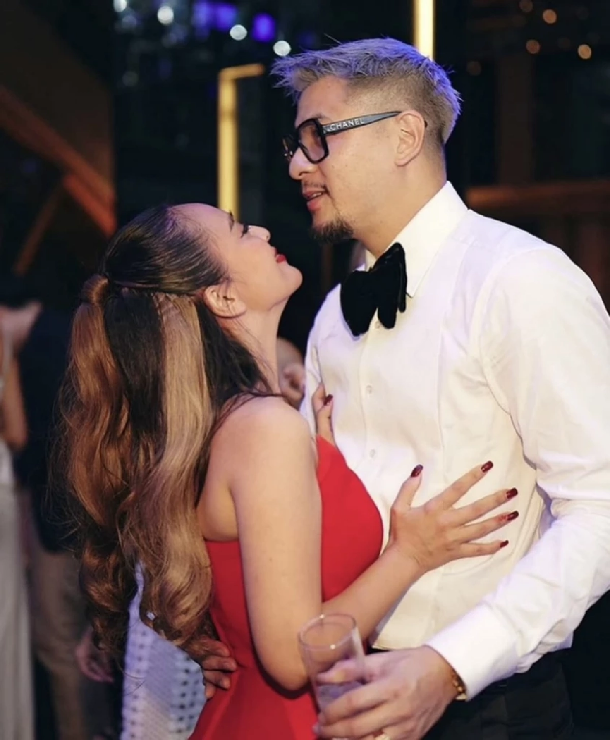 จับตาความสัมพันธ์  \"เวย์- นานา\" หลังสารภาพเป็นหนี้ 400 ล้าน โพสต์ล่าสุดส่อแววระอุ