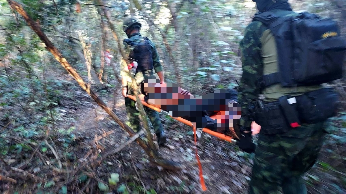 ชายชาวจีน เหยียบกับระเบิดระหว่างลักลอบข้ามแดนได้รับบาดเจ็บ