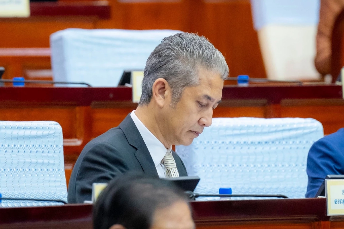 รู้จัก "เจ้านโรดม จักราวุธ" ทายาทราชวงศ์กัมพูชา จับตา! อาจขึ้นครองอำนาจแทนตระกูล "ฮุน"