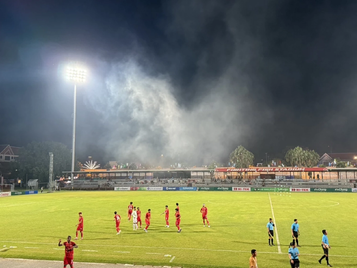 วันเสาร์ขายดี! ฝ่ายจัดงานฯ ขอโทษ ควันไก่ย่าง ลอยเข้าสนามเกมไทยลีก 3