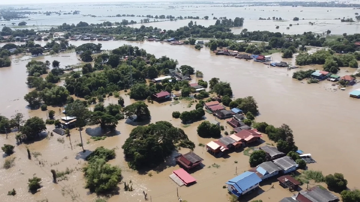 ชาวบางบาล สุดอัดอั้น! น้ำท่วมหลายเดือน ถามจะลบออกจากแผนที่ใช่ไหม