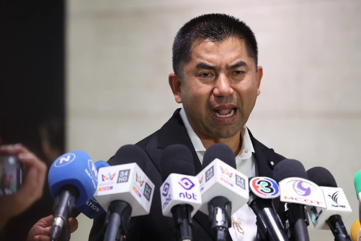 \"บิ๊กโจ๊ก\" สวน \"ไตรรงค์\" แถลงดูถูก ปชช. ลั่นคนไม่โง่ จี้นายกฯ สั่งพักงาน ผบ.ตร.