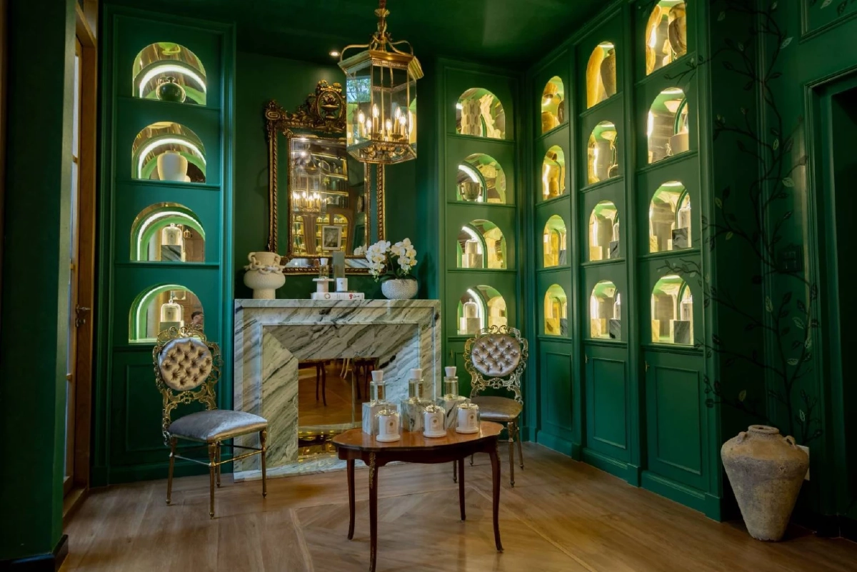 ปักหมุดเช็คอิน! บ้านแห่งกลิ่นใจกลางกรุงฯ  สวรรค์ใหม่ของคนรักความหอม