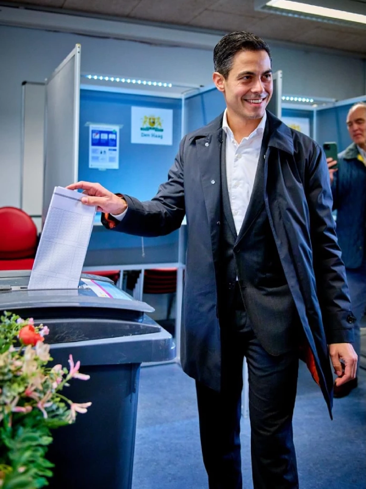 สมาร์ท \"ร็อบ เจตเทน\" ขึ้นแท่นนายกรัฐมนตรีเนเธอร์แลนด์ ประวัติศาสตร์หน้าใหม่