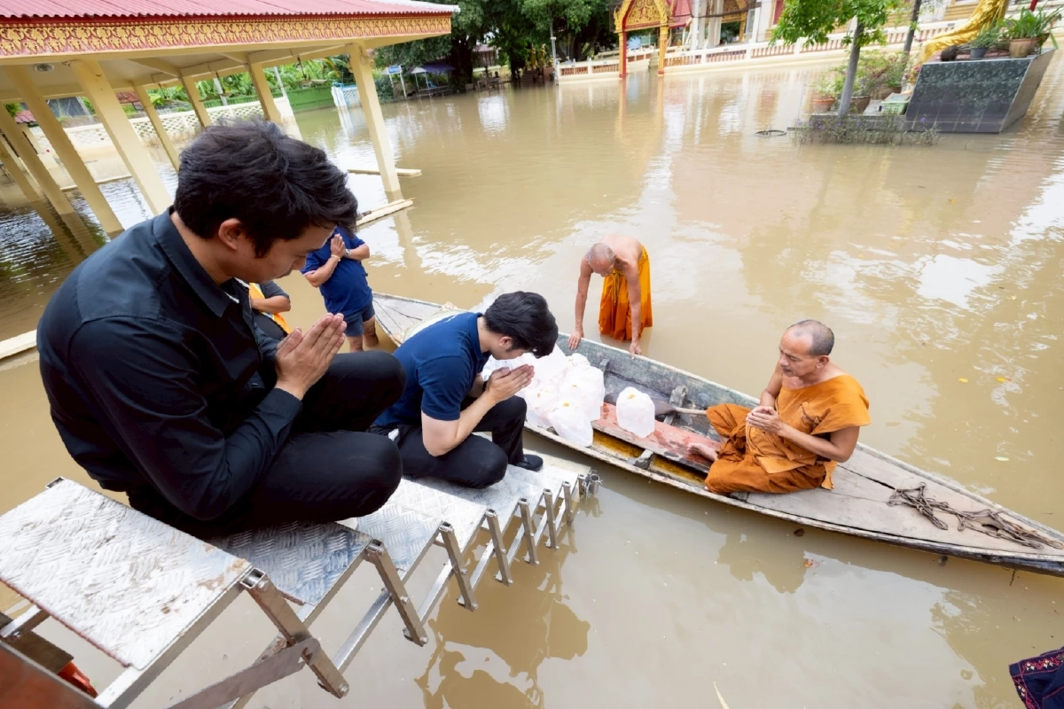 "บีทีเอส-พันธมิตร" มอบถุงยังชีพ 2,000 ชุด บรรเทาผลกระทบน้ำท่วม จ.สิงห์บุรี