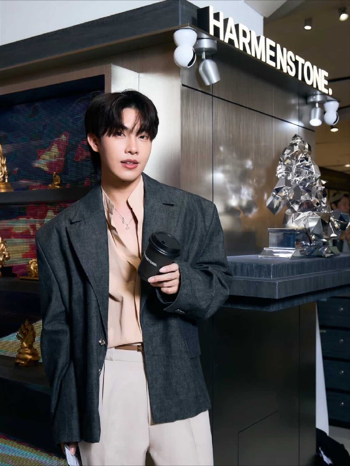 ฟ้าหลังฝน \"คู่จิ้นซีรีส์วาย\" โผล่ซบค่ายใหม่ วงในเม้าส์เตรียมโปรเจกต์เพียบ