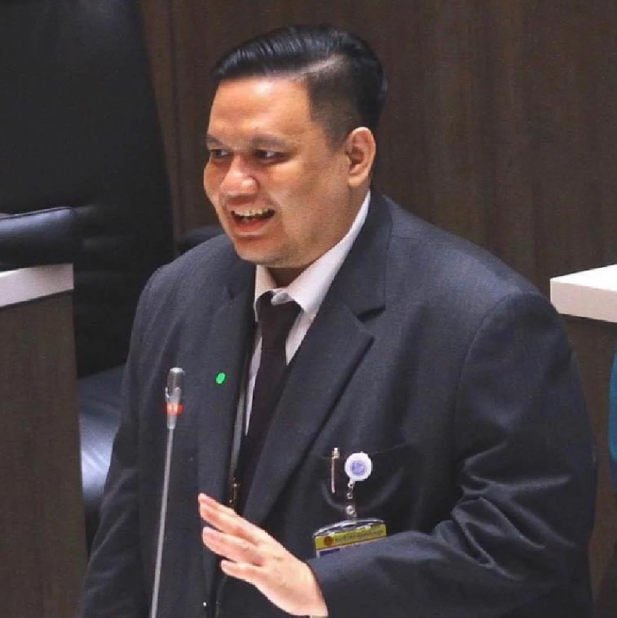 "ไผ่ ลิกค์" รับไม้ "ธรรมนัส" สั่งลุยพัฒนาหมอนทองวิทยา แต่ชาวกำแพงเพชรสวนกลับดุ