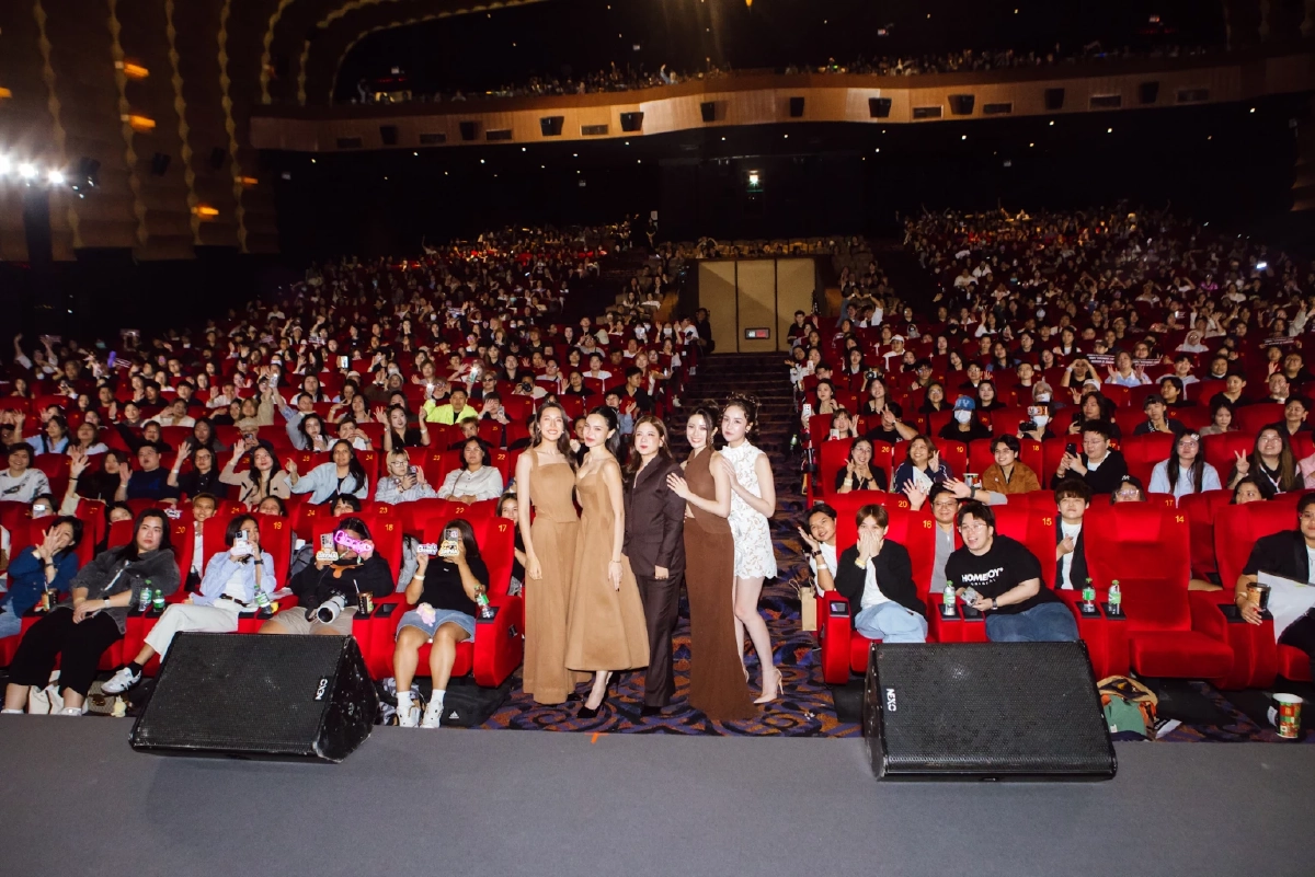 \'จินนี่-เจน่า\' หวานฉ่ำ \'สร้อยคู่\' แทนใจ พร้อมประกาศแฟนมีตคู่ฉลองวาเลนไทน์