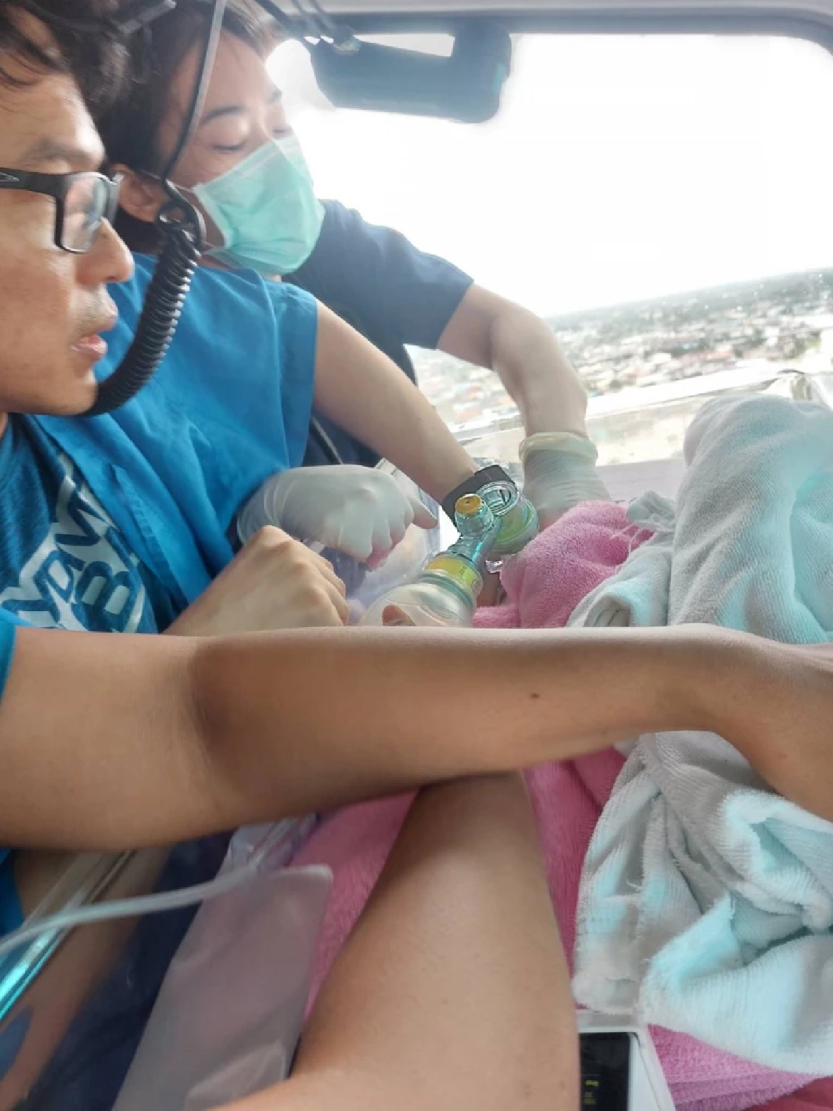 "สุชาติ" สั่ง ฮ.ทส. ขนทารก-ผู้ป่วยวิกฤต รพ.หาดใหญ่ หนีน้ำท่วม