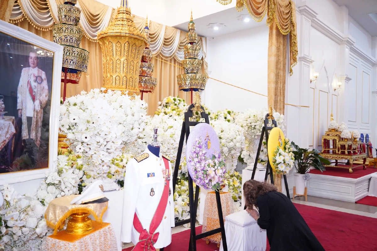 พรรคเพื่อไทย เป็นเจ้าภาพสวดพระอภิธรรมศพ พล.ต.ท. วิโรจน์ เปาอินทร์ อดีตหัวหน้าพรรคเพื่อไทย