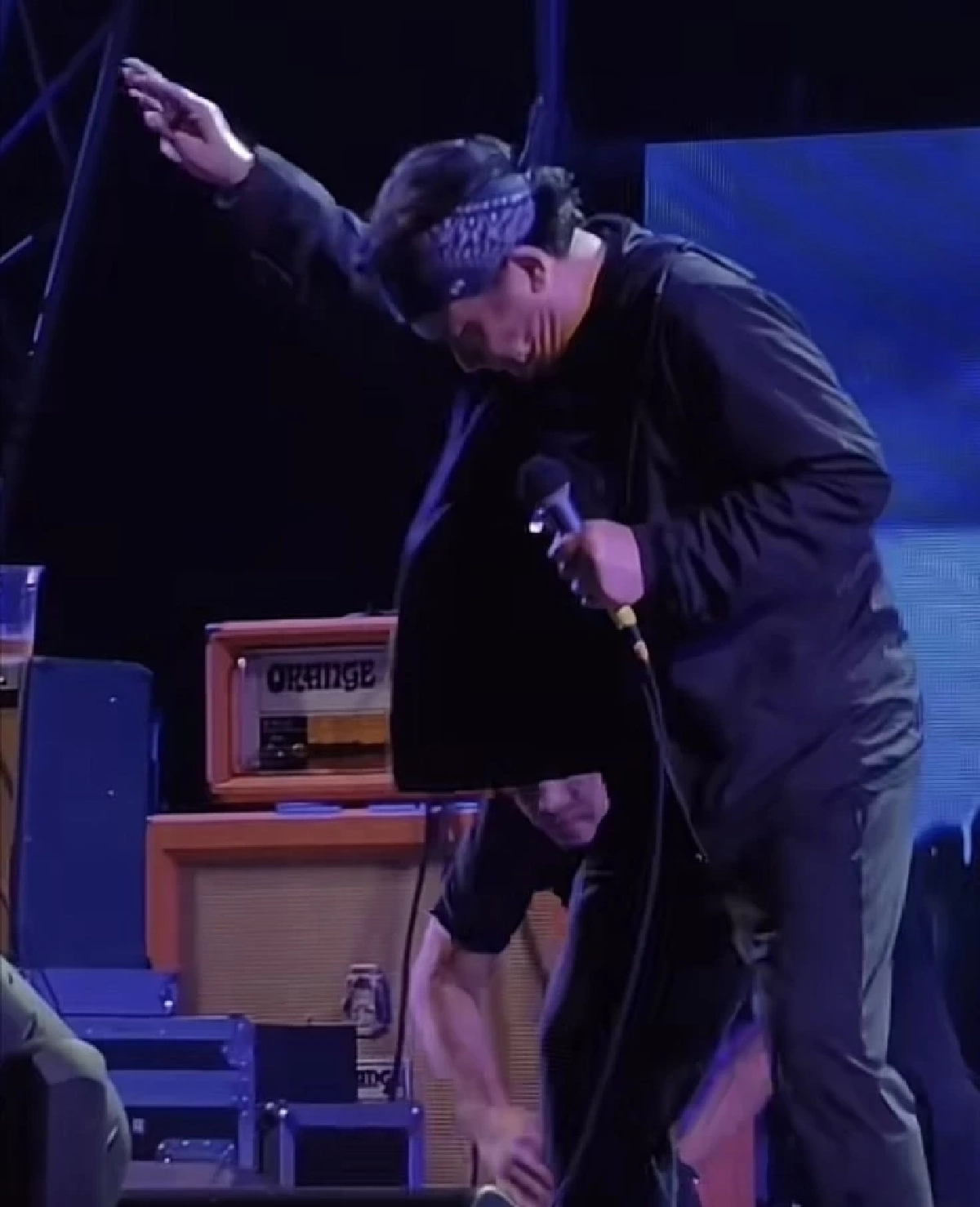 เกือบดราม่า "ปู พงษ์สิทธิ์" เมาหนักกลางคอนเสิร์ตจนต้องประกาศยุติการแสดง