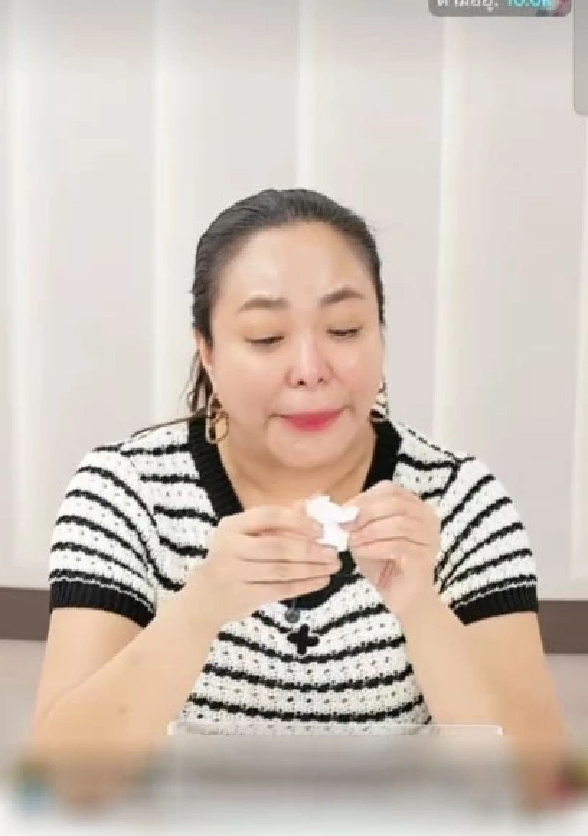 "ดีเจดาด้า" ร่ำไห้ พร้อมให้อภัย "นานา" ลั่น! เสียความรู้สึกมาก แต่ไม่โกรธไม่เกลียด