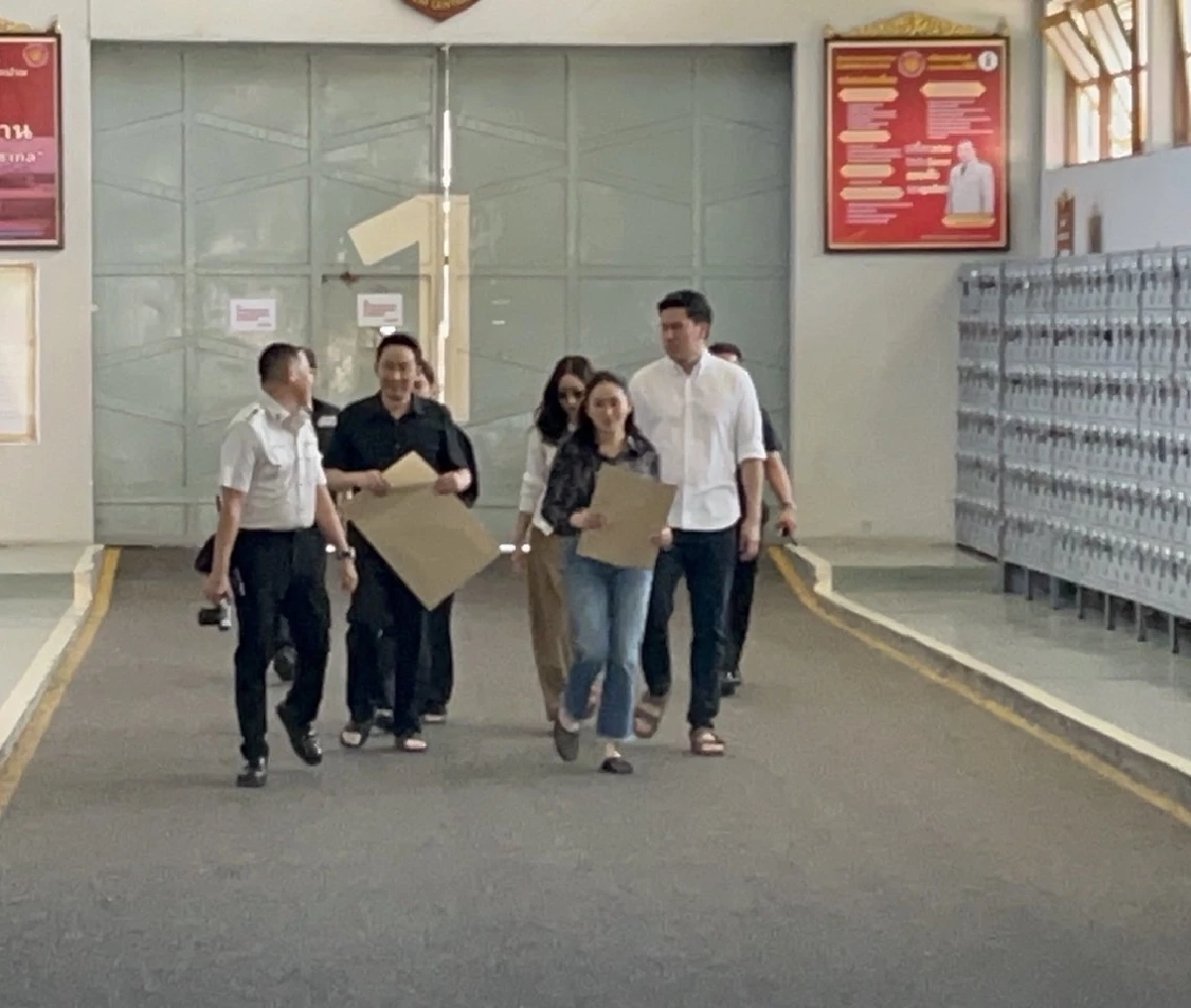 “อุ๊งอิ๊งค์” เปิดภาพแรก “ทักษิณ” ในชุดผู้ต้องขัง สีหน้ายิ้มแย้ม