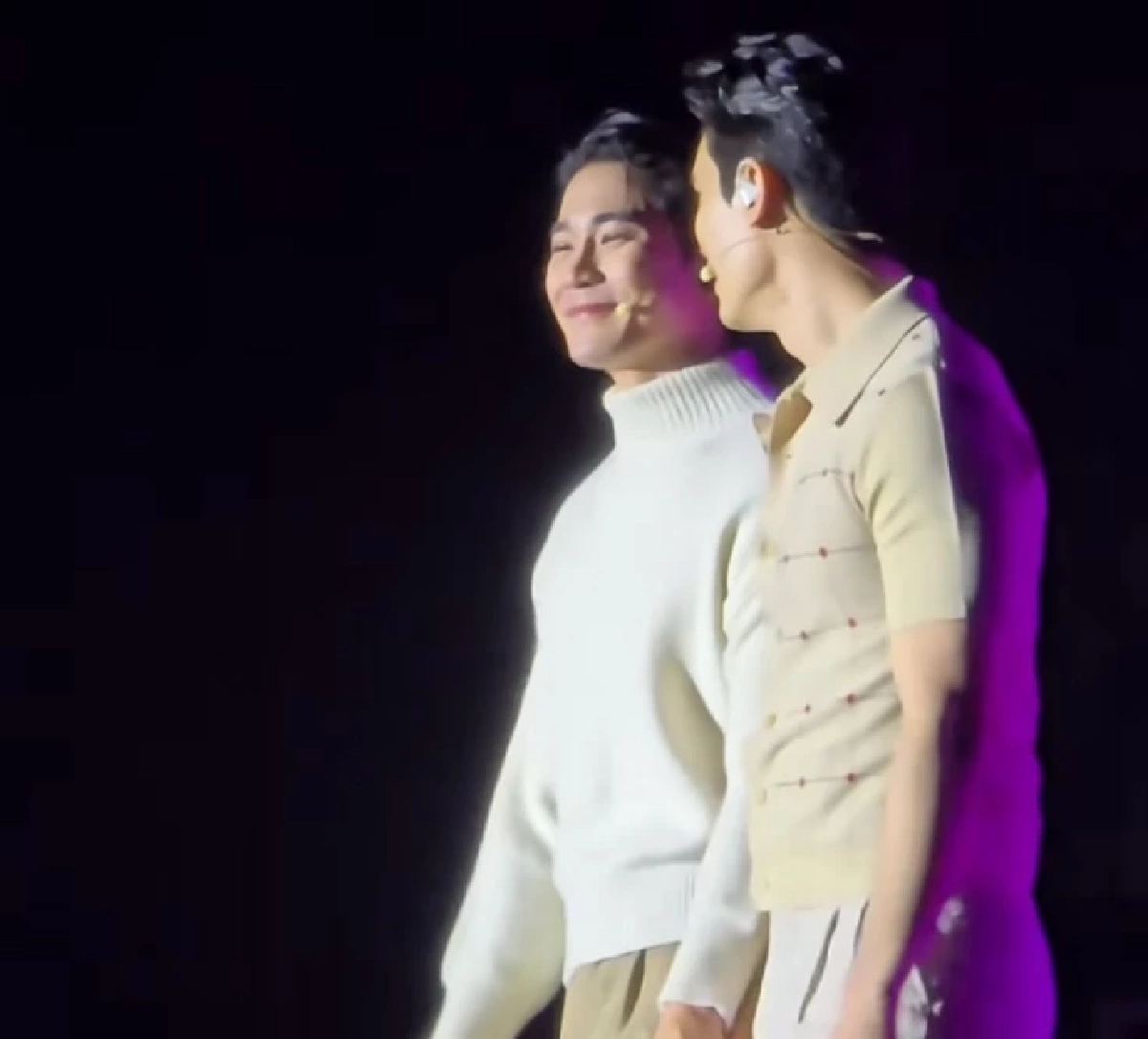 "สน-ยูโร" เสิร์ฟซีนเด็ด 'จูบดูดดื่ม' กลางเวทีคอนฯ ดราม่าเดือด"ขายจิ้น" เกินเบอร์?