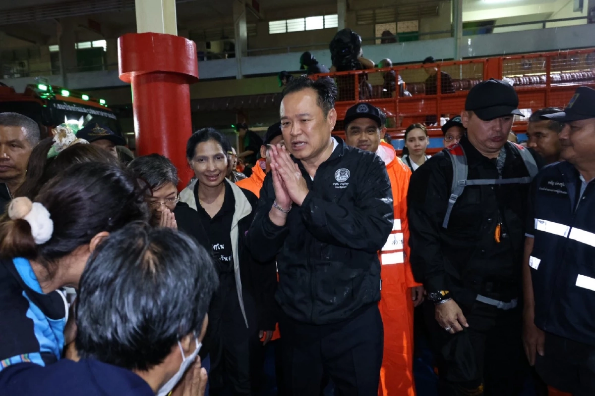 นายกฯ ลงหาดใหญ่อีกรอบ เยี่ยมผู้ประสบภัย เผย กลับไปแล้วนอนไม่หลับ