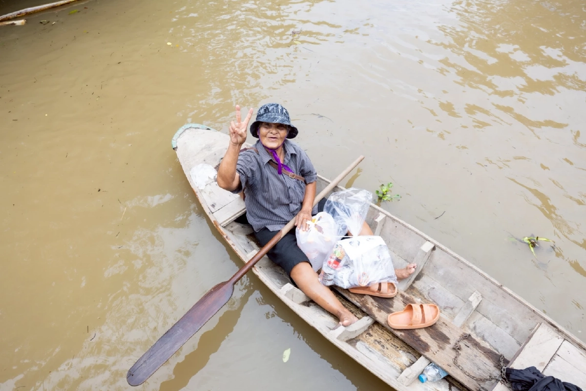 "บีทีเอส-พันธมิตร" มอบถุงยังชีพ 2,000 ชุด บรรเทาผลกระทบน้ำท่วม จ.สิงห์บุรี