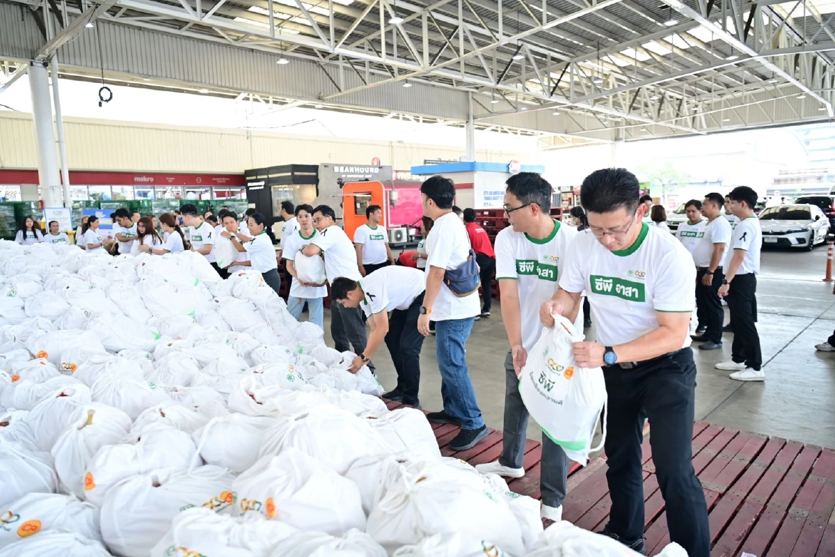 ซีอีโอเครือซีพีนำทัพ! ส่งไข่ 3 แสนฟอง-ถุงกำลังใจ 2,000 ถุง ช่วยน้ำท่วมภาคใต้