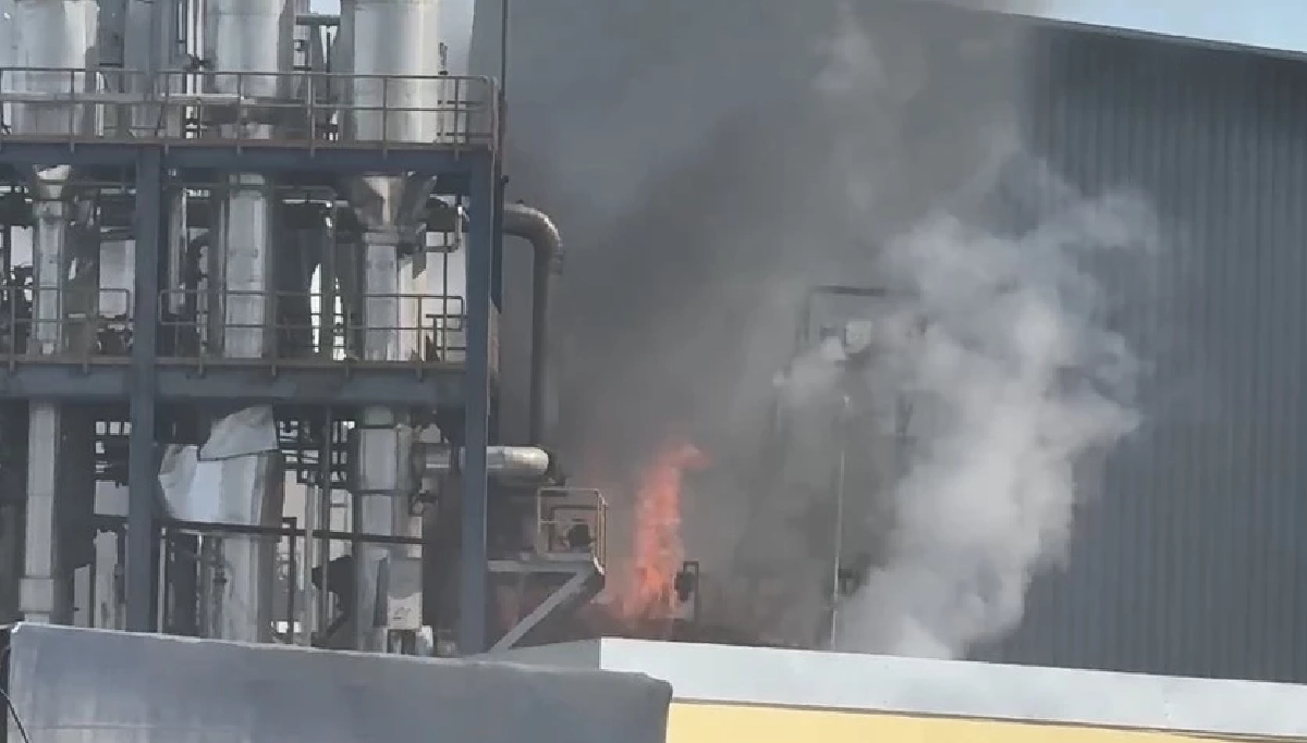 บึ้มสนั่น-ไฟไหม้ เครื่องจักรสกัดน้ำมันรำ โรงสีข้าวไชโย เจ็บสาหัส 3 ราย