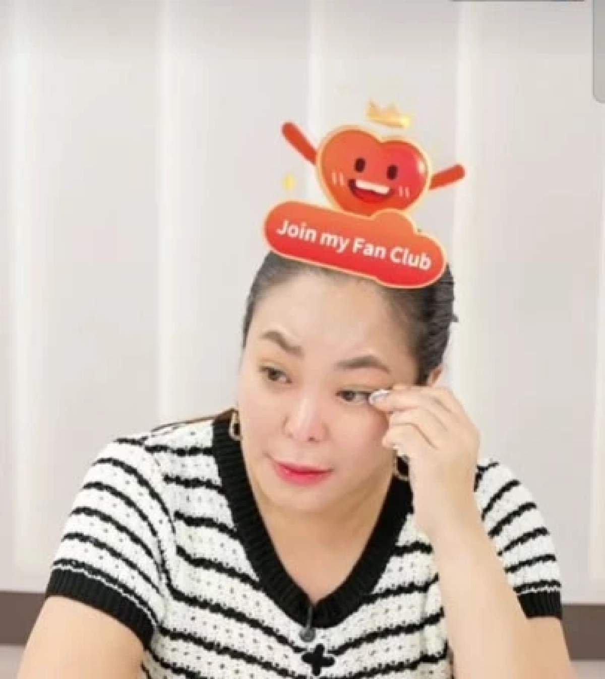 "ดีเจดาด้า" ร่ำไห้ พร้อมให้อภัย "นานา" ลั่น! เสียความรู้สึกมาก แต่ไม่โกรธไม่เกลียด