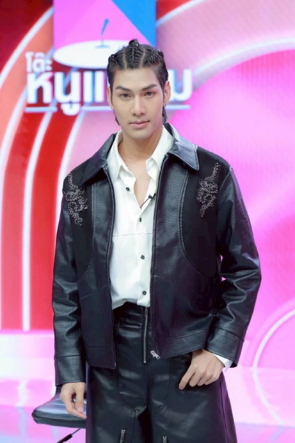 นักร้องอินดี้ \"ม่อน วรวิทย์\" หมดเวลาแต๊บ!  ขอใช้เป็นผู้หญิงเต็มตัว