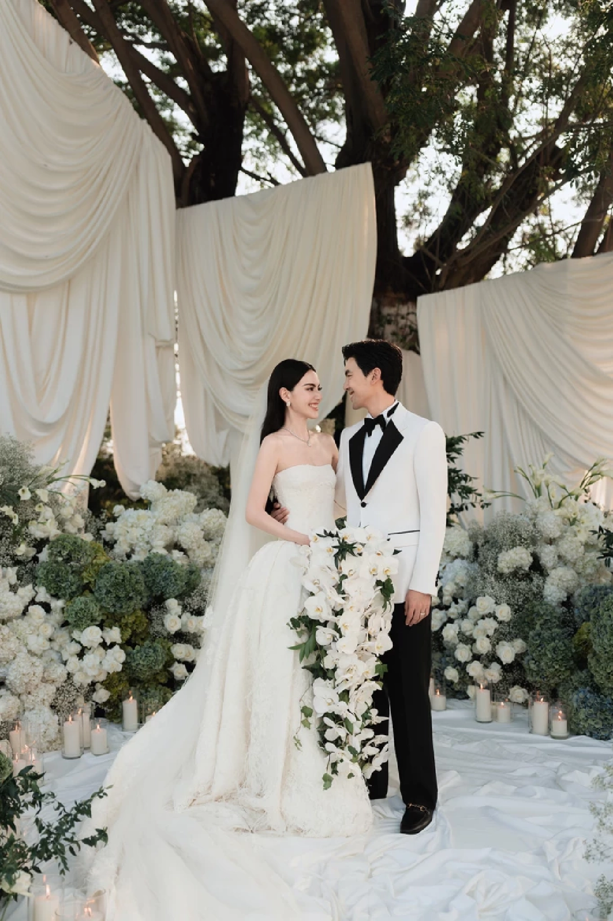 สวยแพง อลังการ เปิดรายละเอียดชุดแต่งงาน และสถานที่ \"ใหม่ ดาวิกา - เต๋อ ฉันทวิชช์\"