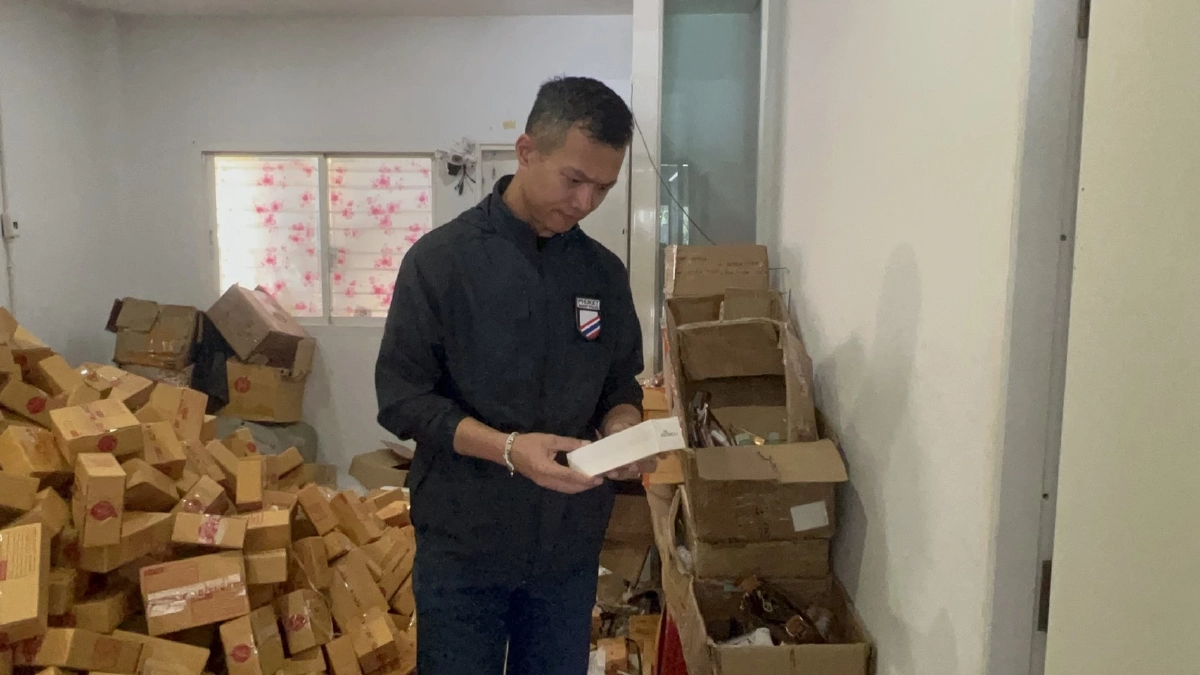 จับสาวแสบ ซื้อข้อมูลลูกค้า รายชื่อละ 1 บาท แพ็คสินค้าส่ง หลอกเก็บปลายทาง