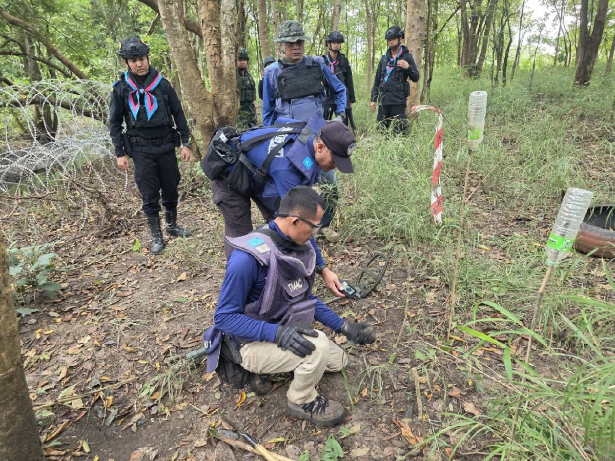กกล.บูรพาเก็บกู้ “ทุ่นระเบิดสังหารบุคคล MN79” สำเร็จปลอดภัย