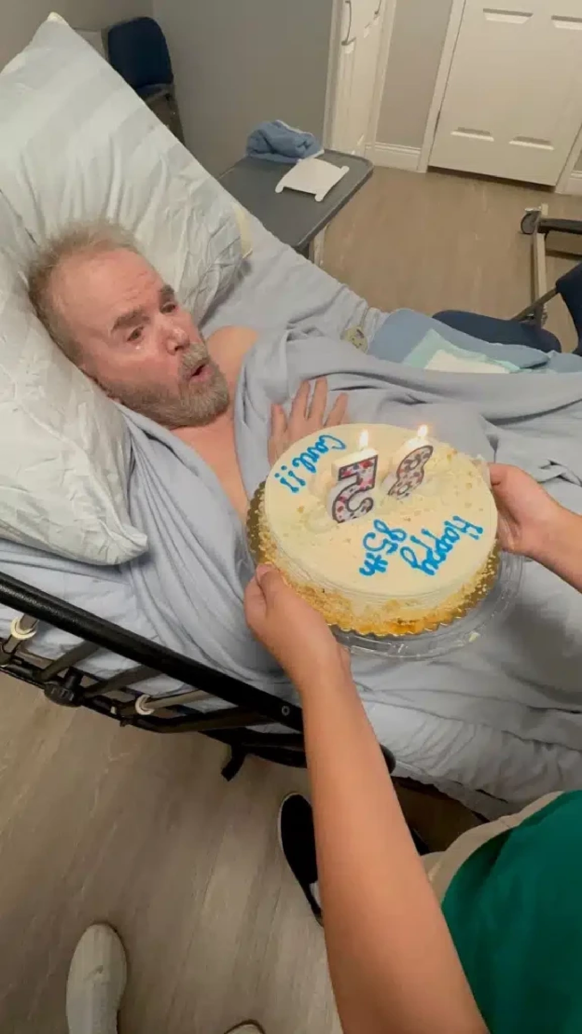 \"เคที่ เพอร์รี\" ฟ้อง! อดีตทหารผ่านศึกป่วยหนักวัย 85 ปี  เรียกค่าเสียหาย 180 ล้าน