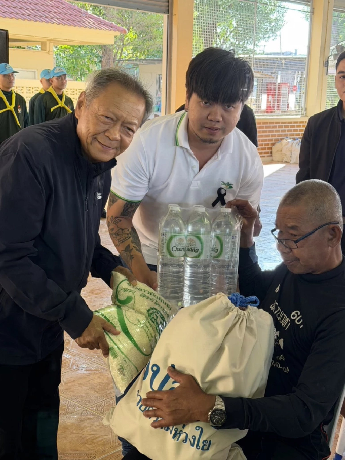 ไทยเบฟ ระดมจัดส่งน้ำดื่ม และสิ่งของจำเป็น ช่วยเหลือผู้ประสบมหาอุทกภัย อย่างต่อเนื่อง