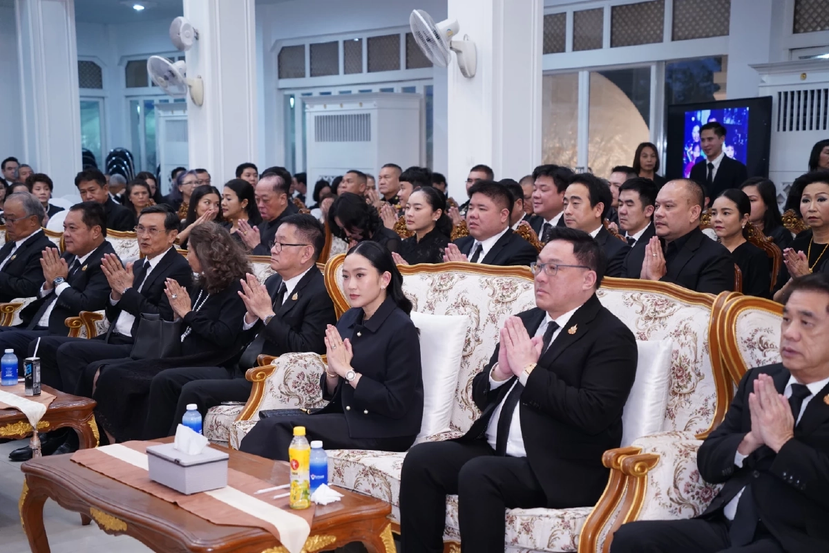 พรรคเพื่อไทย เป็นเจ้าภาพสวดพระอภิธรรมศพ พล.ต.ท. วิโรจน์ เปาอินทร์ อดีตหัวหน้าพรรคเพื่อไทย