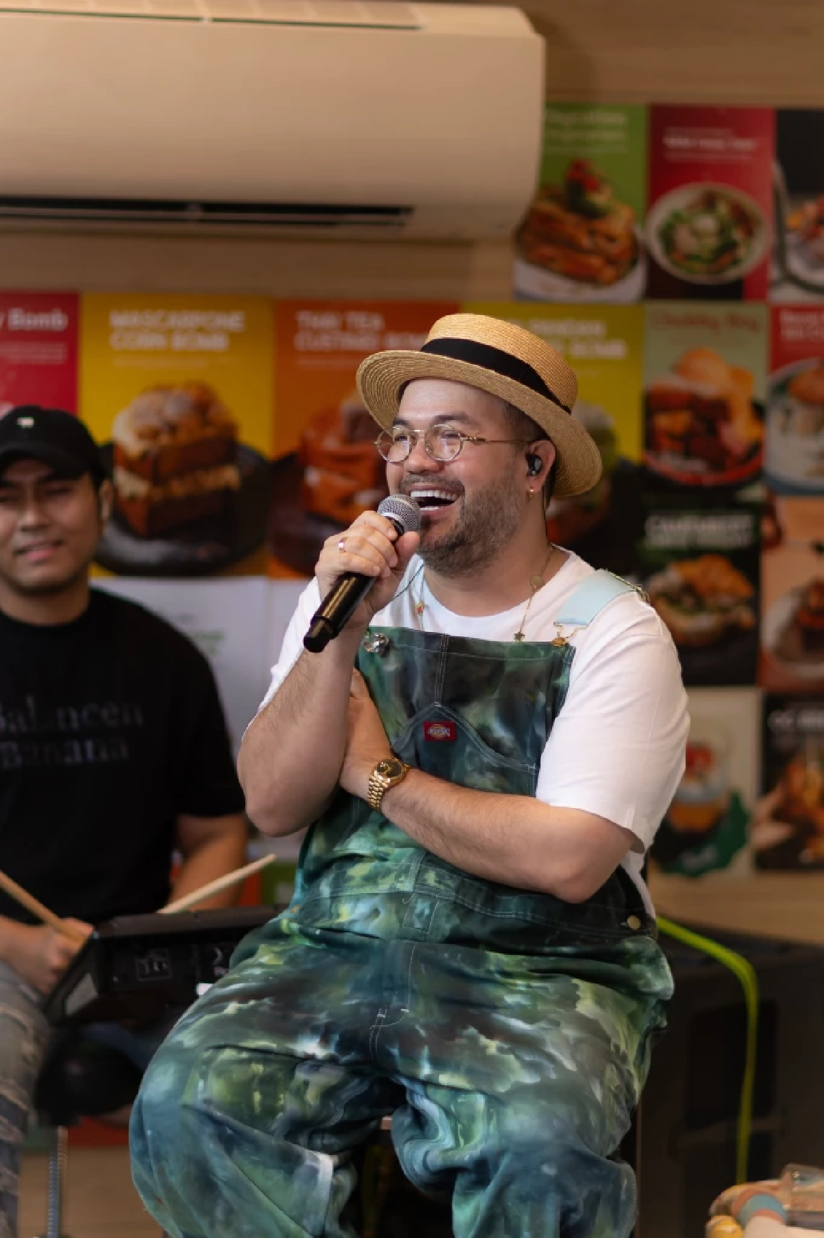 สะดุ้ง 'โอ๊ต ปราโมทย์' ลั่นวลีเด็ด ไลฟ์บริจาคช่วยน้ำท่วม แชร์สนั่นโซเชียล